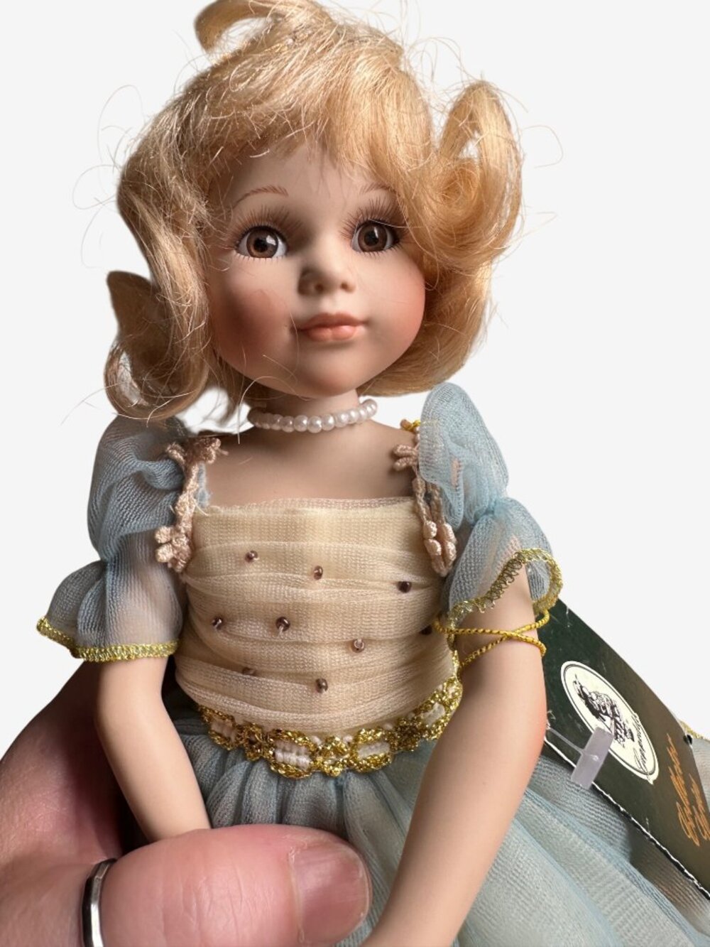 Geppeddo Collector Series Porcelain Doll Tatyana With Blue Dress 2423/2440-02 - Picture 4 of 10